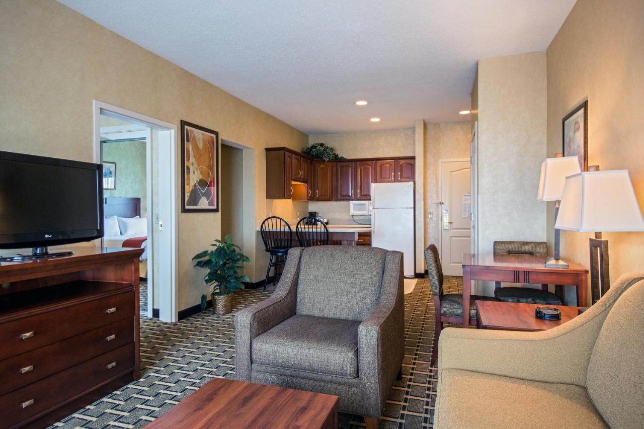 Holiday Inn Express Hotel & Suites Youngstown North-Warren/Niles By Ihg Kültér fotó